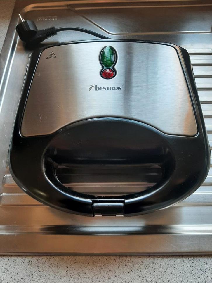 Gril à sandwich Bestron — compact et rapide
succulent, Maison & Meubles, Cuisine| Tupperware, Enlèvement ou Envoi