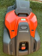 Husqvarna robotmaaier 550 Epos, Tuin en Terras, Robotmaaiers, Ophalen, Zo goed als nieuw