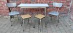 Vintage retro keukentafel + 2 stoelen + 2 tabourets = 15 EUR, Ophalen