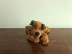 Hond cuddles by friendly bears, Enlèvement ou Envoi, Comme neuf