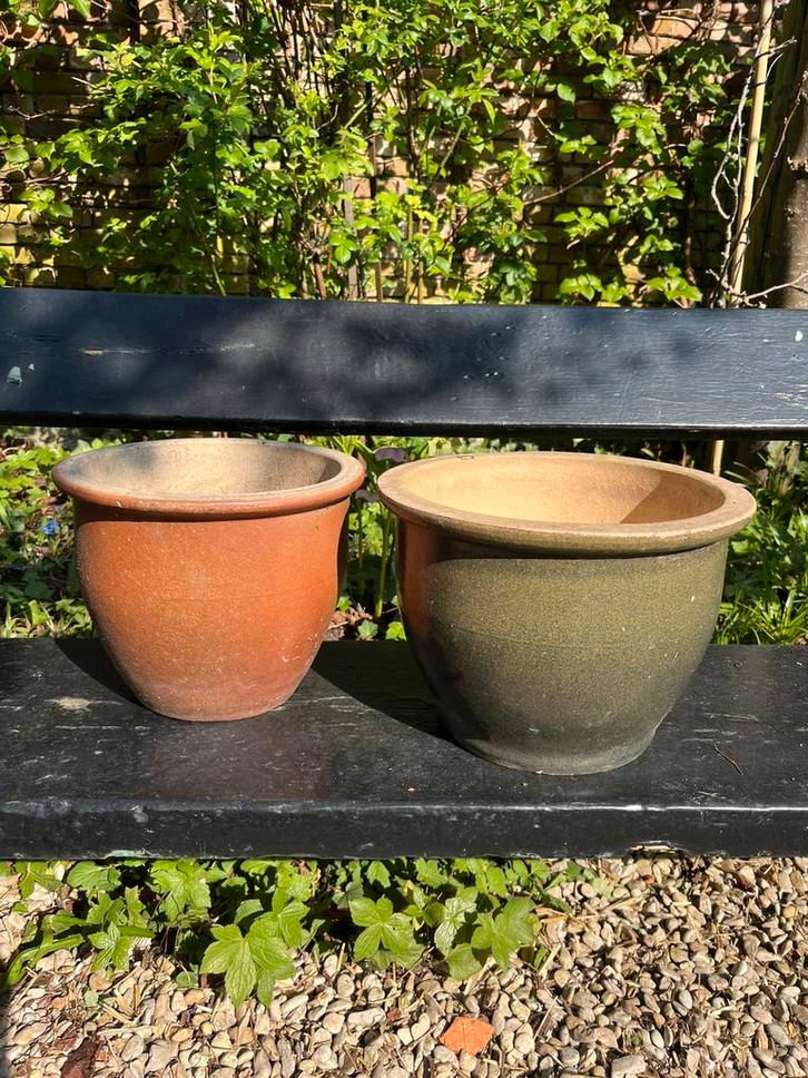 BLOEMPOT TERRACOTTA POT GROEN LICHTBRUIN 2 STUKS TERRAS, Tuin en Terras, Bloembakken en Plantenbakken, Gebruikt, Steen, Binnen