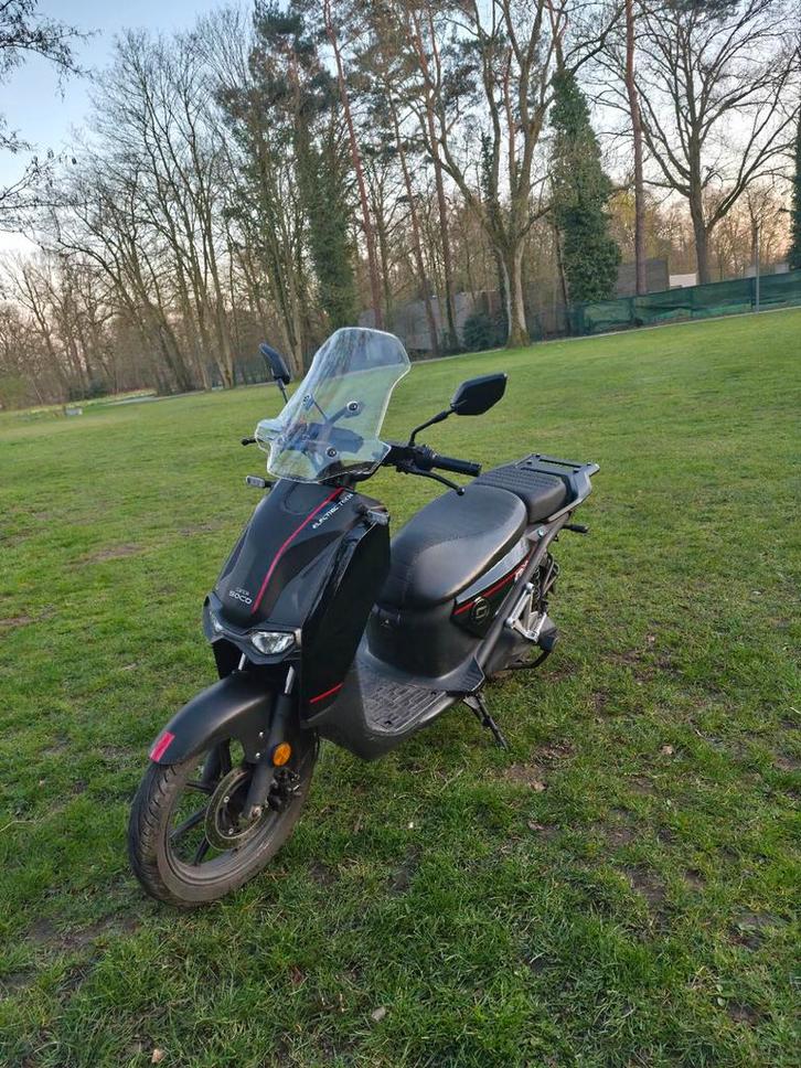 Scooter electrique classe A, Vélos & Vélomoteurs, Vélomoteurs & Scooters bridés, Enlèvement