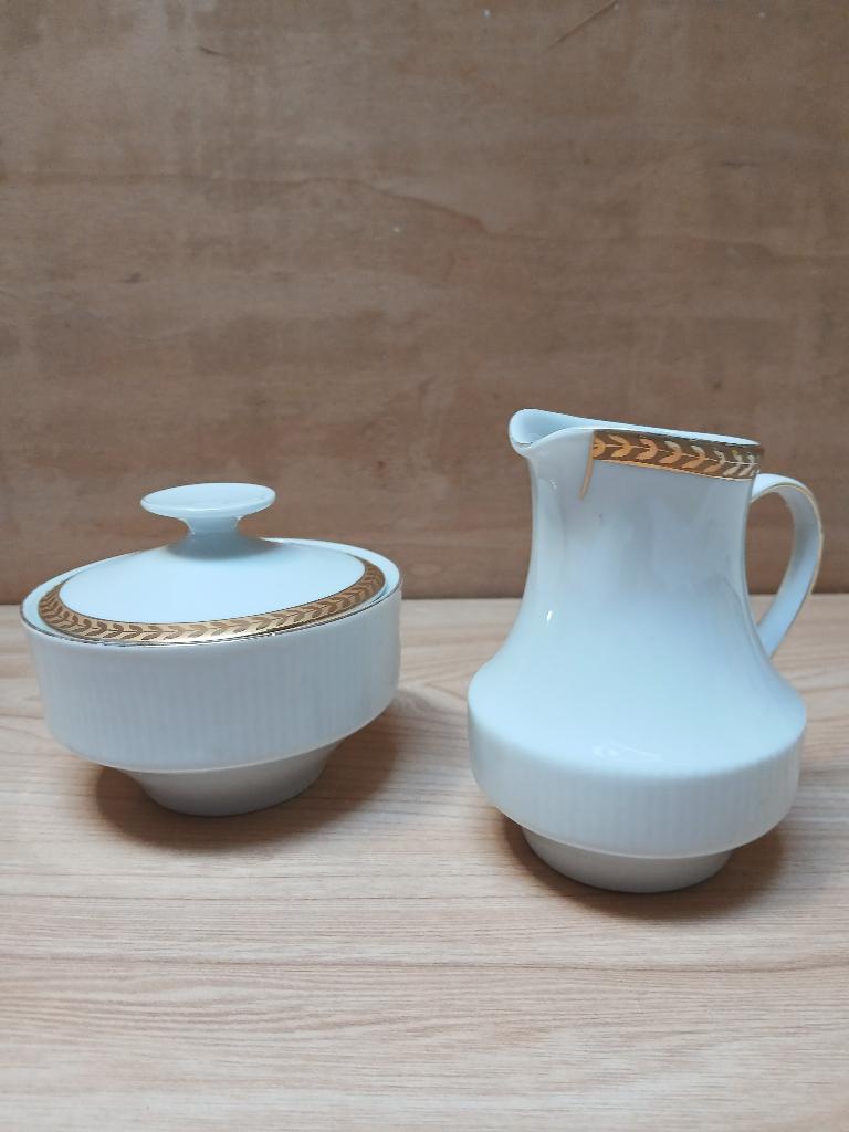 Duo pot à lait & sucrier en porcelaine (Bavière), Maison & Meubles, Cuisine | Vaisselle, Enlèvement, Comme neuf, Porcelaine, Récipient(s)