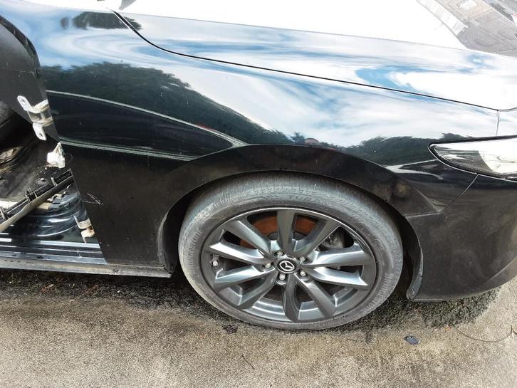 SPATBORD RECHTS VOOR Mazda 3 Sport (BP) (01-2018/-), Auto-onderdelen, Carrosserie, Spatbord, Mazda, Voor, Rechts, Gebruikt