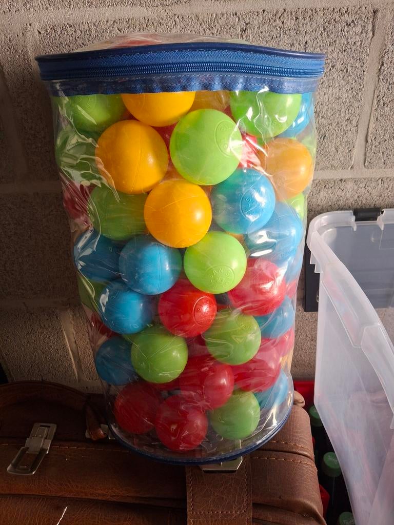 Ballen 6 cm doorsnede 100 stuks., Verzamelen, Automaten | Overige, Ophalen