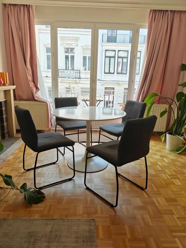 Ronde eettafels met stoelen, Huis en Inrichting, Tafels | Eettafels, Zo goed als nieuw, Vier personen, Rond, Ophalen