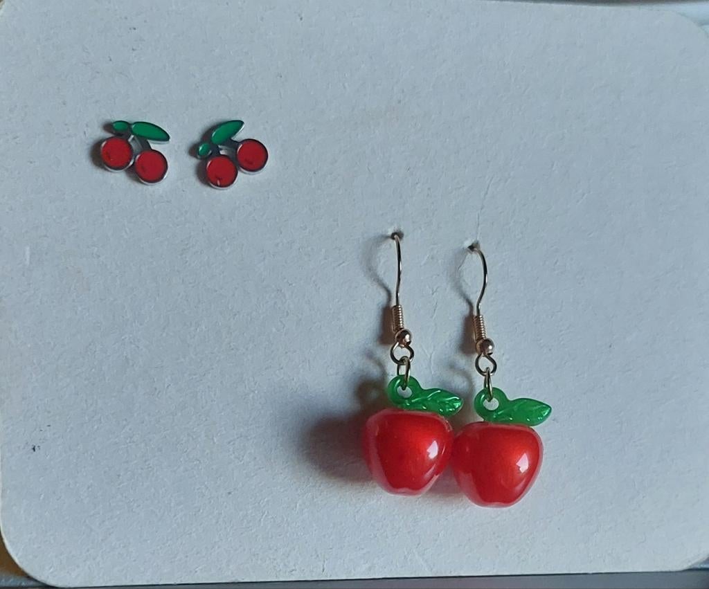 Oorbellen kers en appel, Handtassen en Accessoires, Oorbellen, Ophalen, Zo goed als nieuw, Rood, Overige materialen