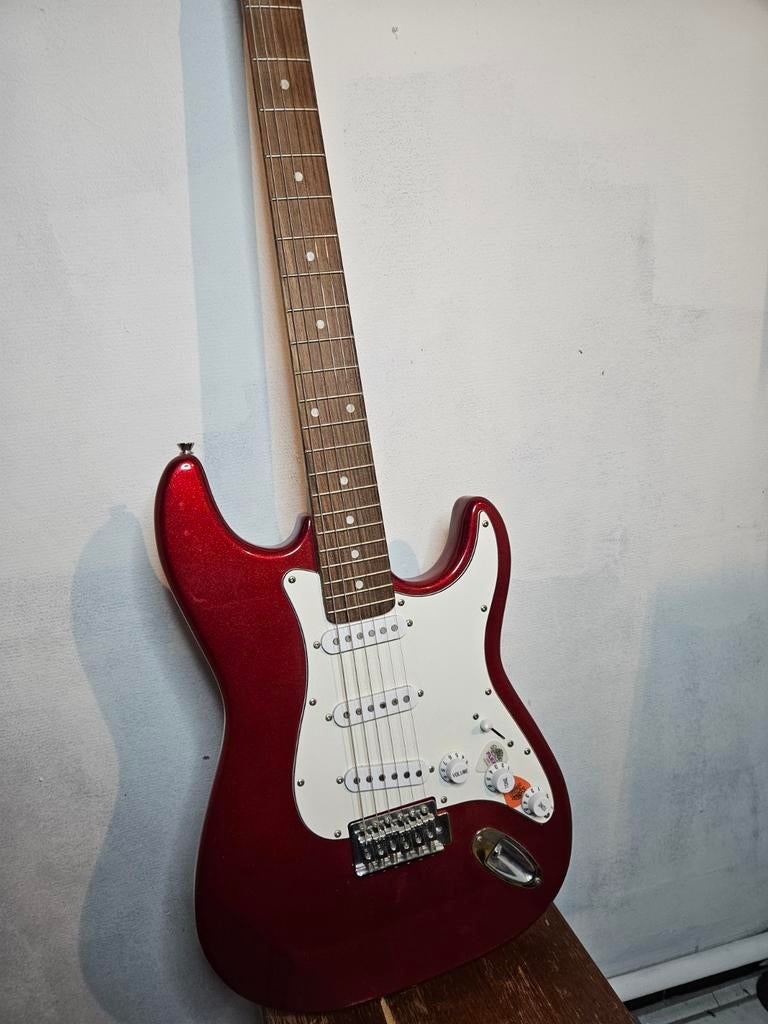 Rode elektrische gitaar, Muziek en Instrumenten, Snaarinstrumenten | Gitaren | Elektrisch, Ophalen