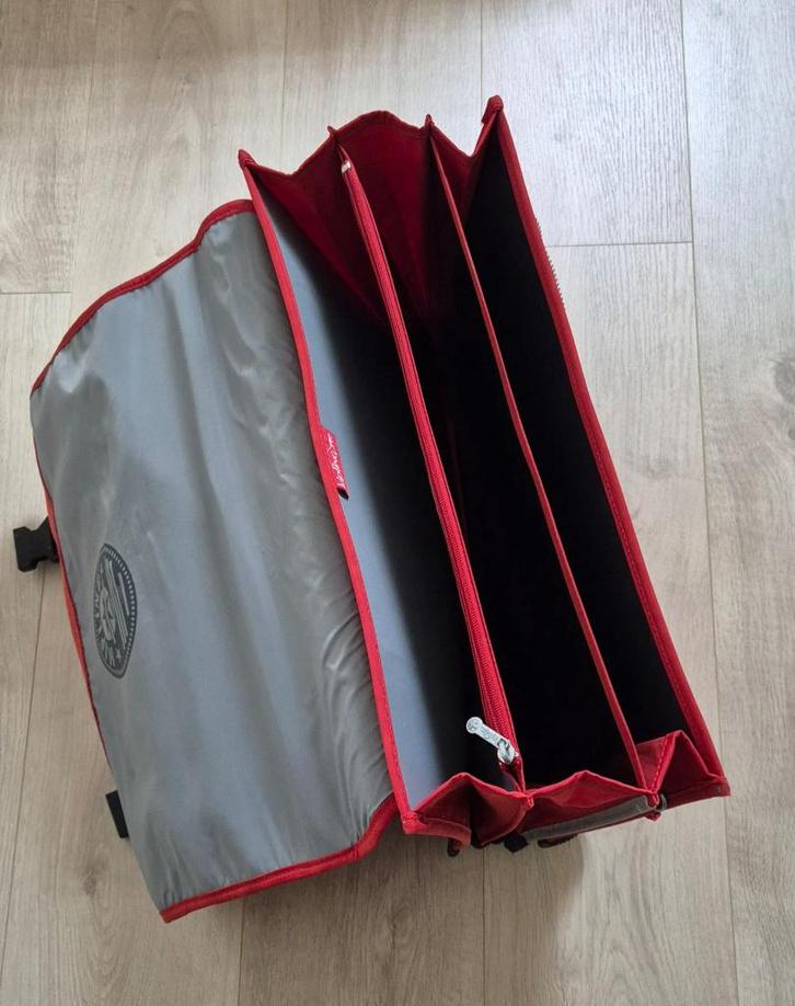 Schooltas/rustas/laptoptas, Handtassen en Accessoires, Tassen | Schooltassen, Zo goed als nieuw, Rugtas, 40 tot 50 cm, 40 tot 50 cm