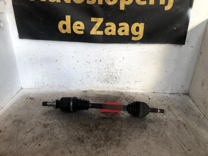 Arbre de transmission avant gauche d'un Renault Clio, Autos : Pièces & Accessoires, Freins & Transmission, Renault, Utilisé, 3 mois de garantie