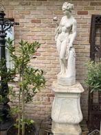 Tuinbeeld op sokkel, Ophalen