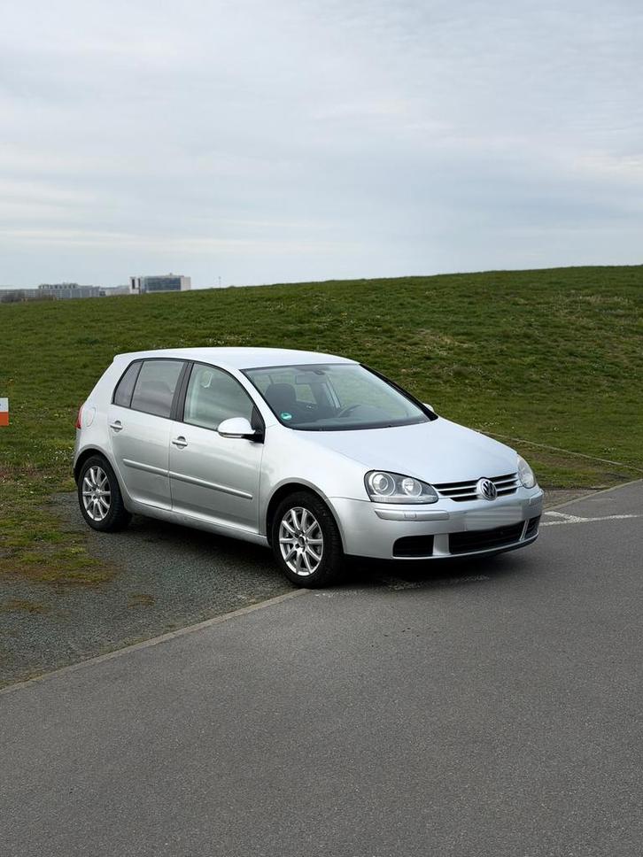 Golf 5 automatique 2L essence, Autos, Volkswagen, Particulier, Golf, ABS, Airbags, Air conditionné, Alarme, Feux de virage, Ordinateur de bord