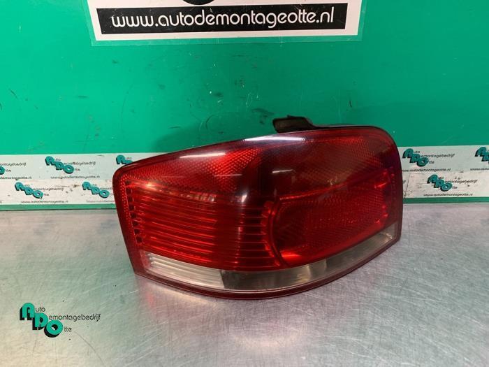 Feu arrière gauche d'un Audi A3 (A3 03-), Autos : Pièces & Accessoires, Éclairage, Audi, Utilisé, 3 mois de garantie, Enlèvement ou Envoi