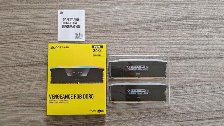 32GB VENGEANCE RGB DDR5 5600Mhz RAM Corsair (2x16GB), Informatique & Logiciels, Mémoire RAM, Comme neuf, Desktop, 32 GB, DDR5