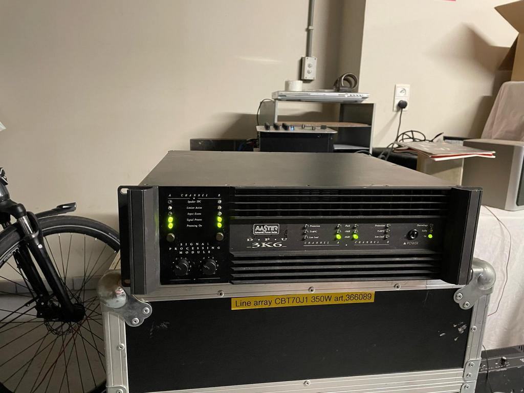 Amplificateurpuissance professionnel Master 3k6 Puissant !, Musique & Instruments, Amplis | Clavier, Moniteur & Sono, Comme neuf