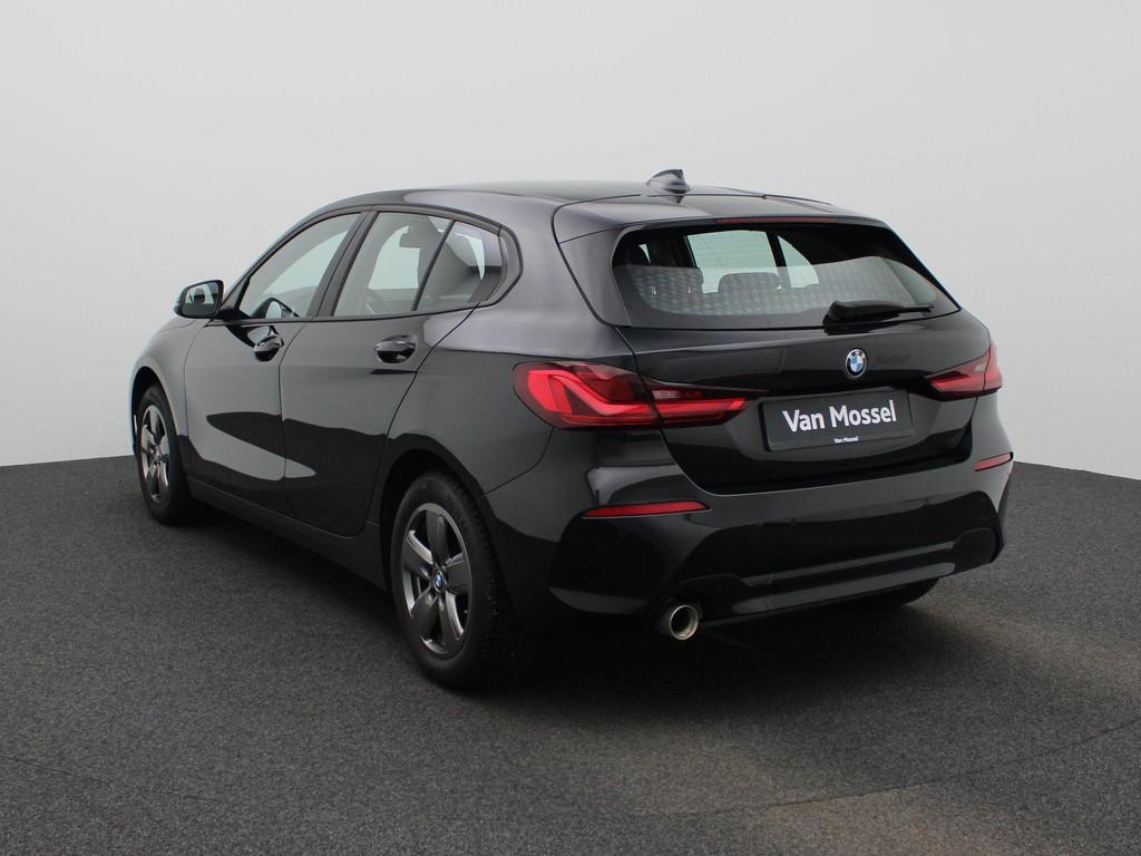 BMW 1 Reeks Hatch 116i (80 kW) NAVI | CARPLAY | LED, Auto's, Voorwielaandrijving, Gebruikt, Zwart, 3 cilinders
