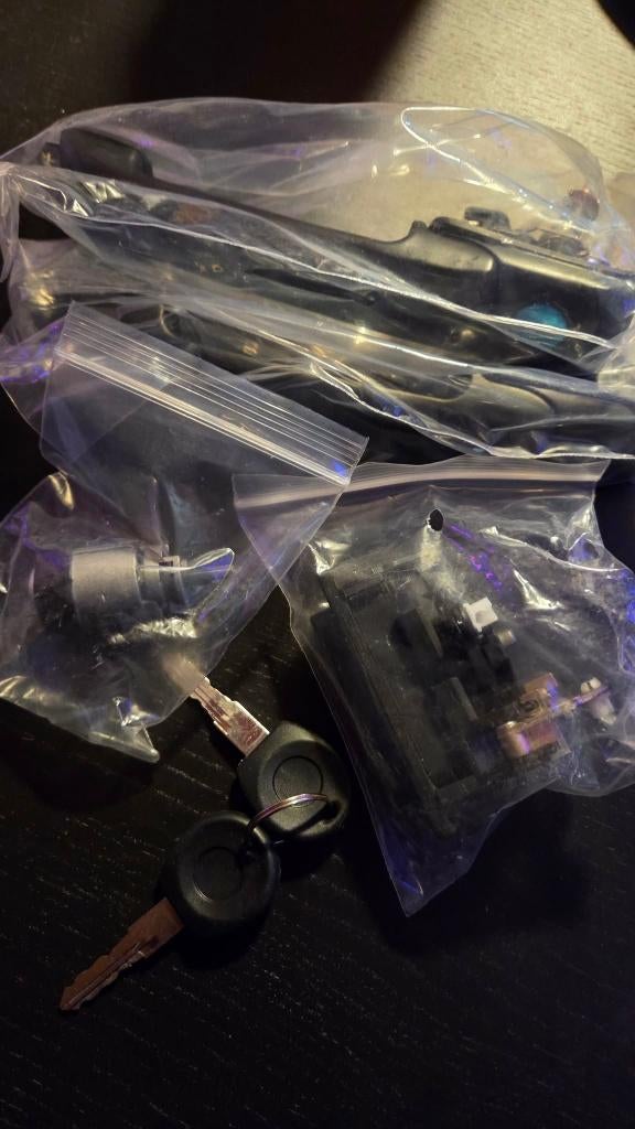 Kit poignées, serrures + neiman Golf 3, Enlèvement, Neuf, Volkswagen