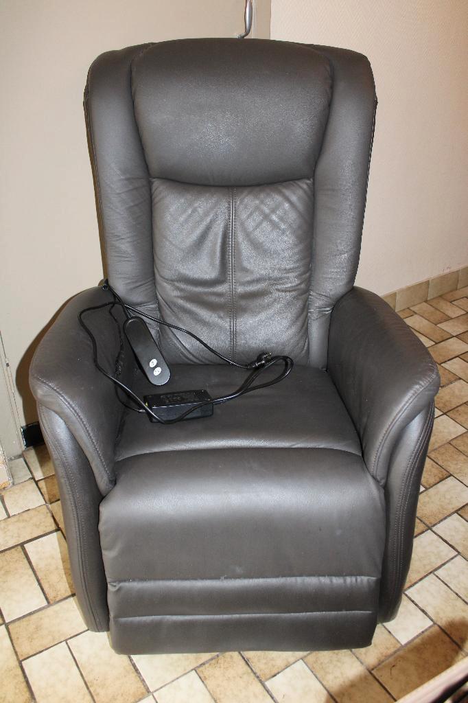 Relax électrique avec 1 moteur/élévateur - Cuir/PVC  Dalton., Maison & Meubles, Fauteuils, Utilisé, Synthétique, 50 à 75 cm, 75 à 100 cm