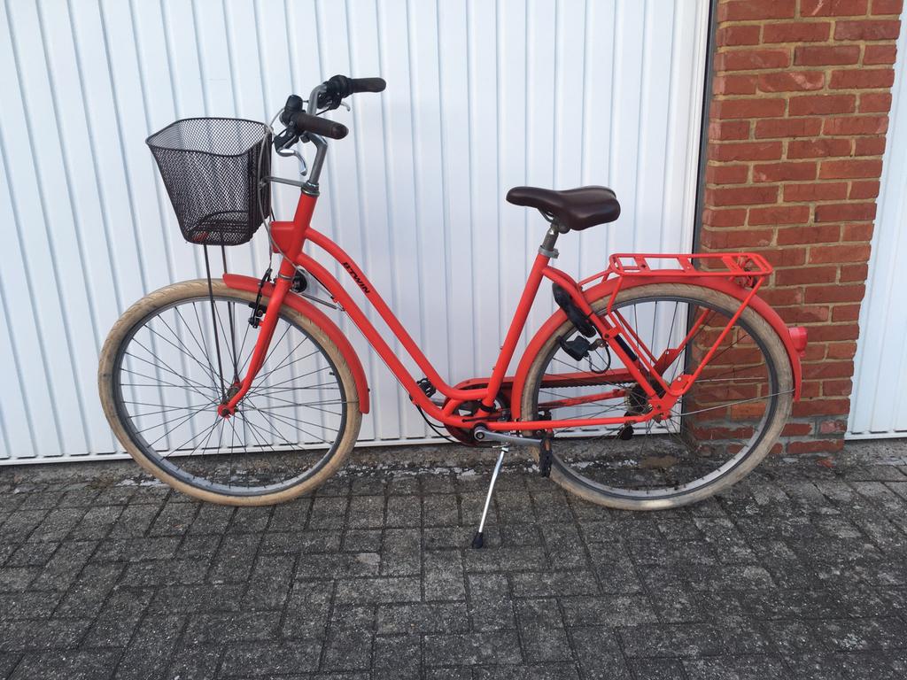 Btwin damesfiets met mandje en slot, Fietsen en Brommers, Fietsen | Dames | Damesfietsen, 50 tot 53 cm, Ophalen, Gebruikt, Versnellingen