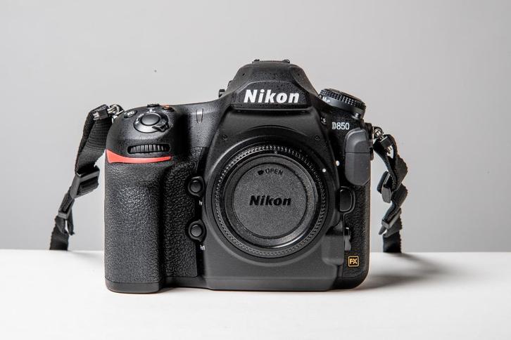 NIEUWE Nikon D850 in ongeopende doos van 15/3/'26, 0 clicks, Audio, Tv en Foto, Fotocamera's Digitaal, Nieuw, Spiegelreflex, Nikon