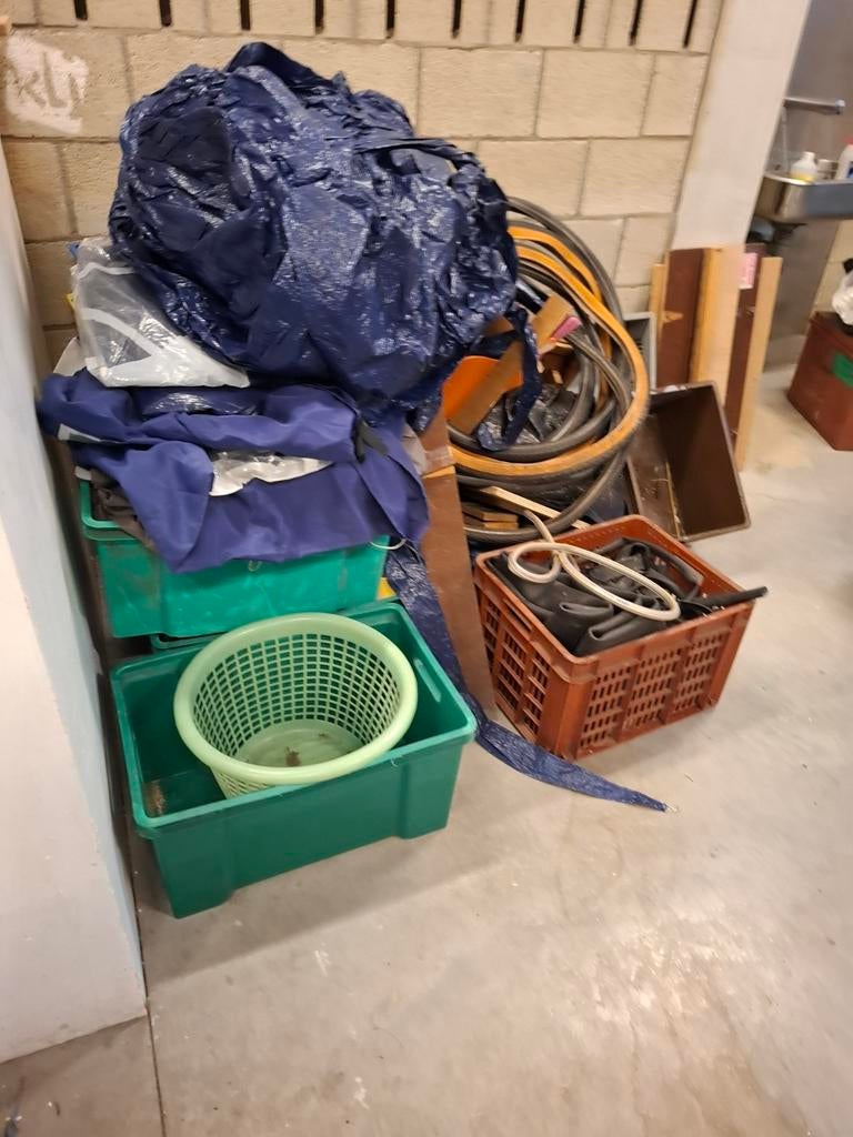 Diverse bakken, opbergbakjes, tentzeilen, Ophalen