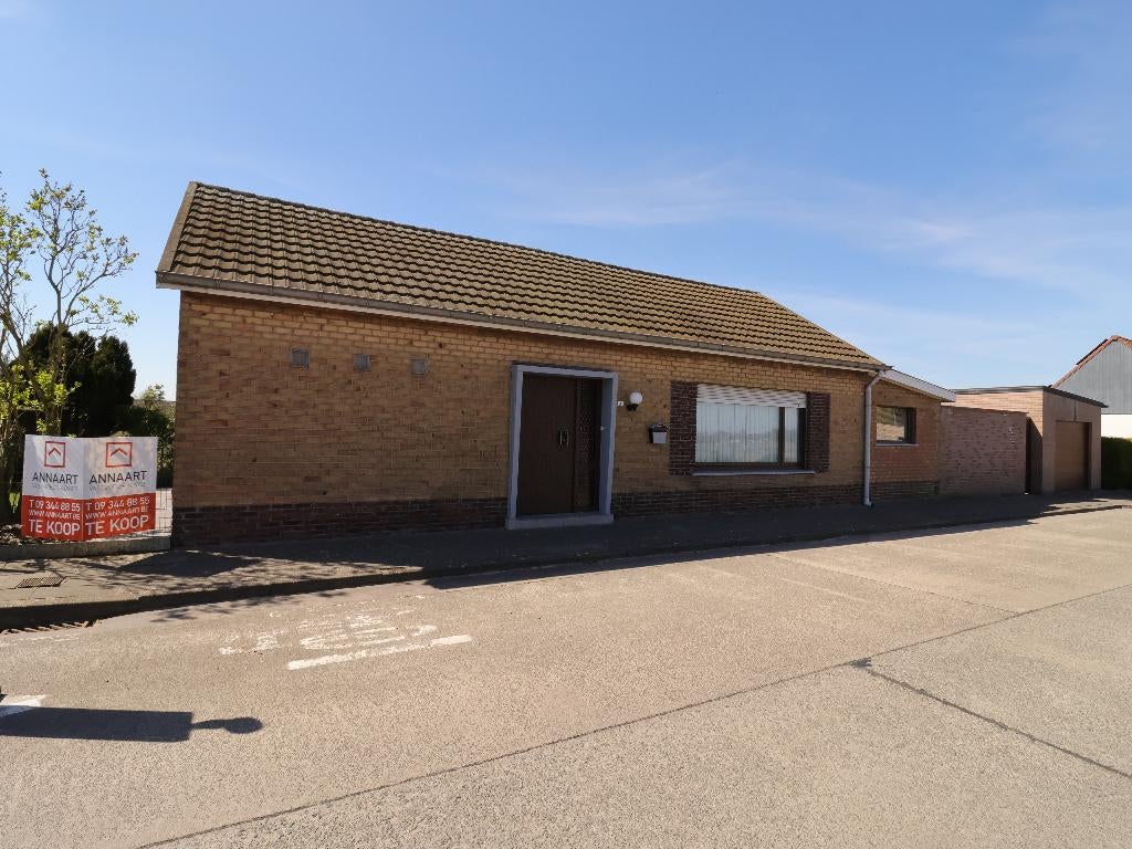 Instapklare bungalow met landelijk zicht te Assenede, Immo, Huizen en Appartementen te koop, 200 tot 500 m², Assenede, 8 kamers