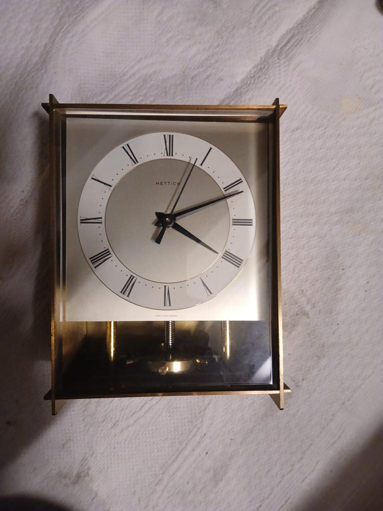 Klok Hettich, Ophalen