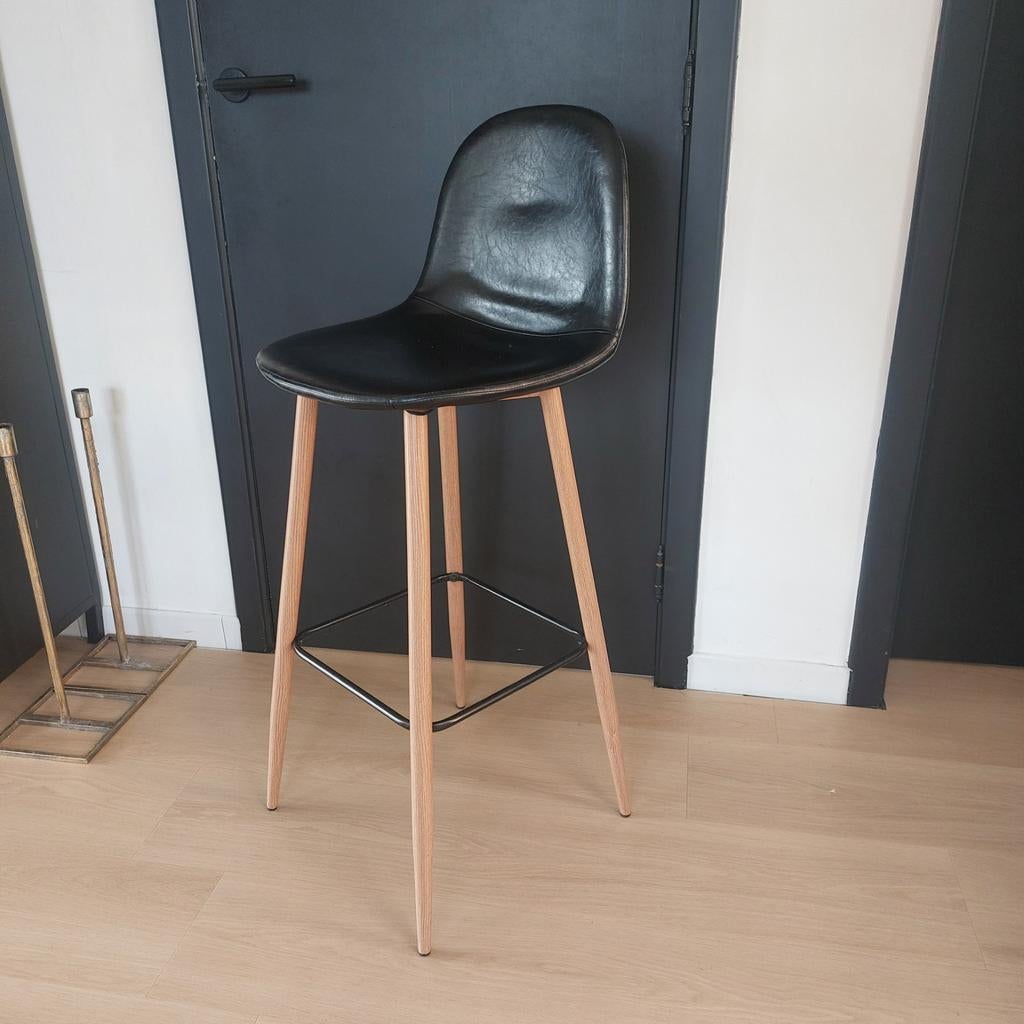 8 barkrukken, Enlèvement, Métal