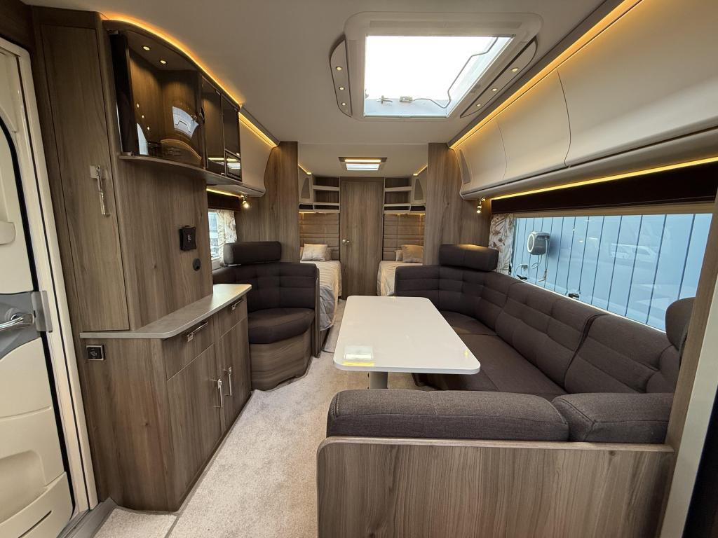 Kabe Royal 630 TDL FK, Caravans en Kamperen, Rondzit, Schokbreker, 7 tot 8 meter, Bedrijf