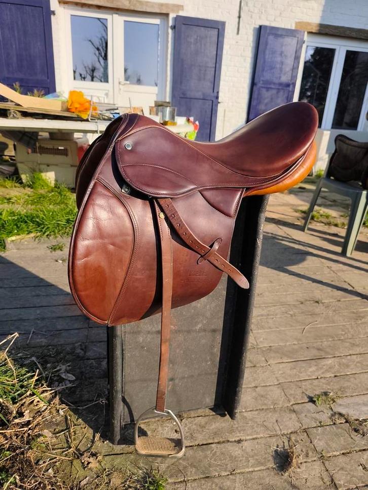 Selle Stubben Roxane obstacle, Animaux & Accessoires, Chevaux & Poneys | Selles, Utilisé, Obstacle, Enlèvement