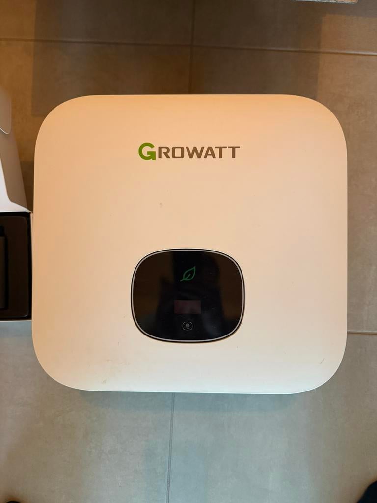 Growatt hybride omvormer 3000W, Doe-het-zelf en Bouw, Zonnepanelen en Toebehoren, Ophalen, Zo goed als nieuw