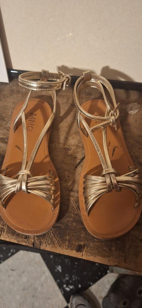 Sandaaltje, Enfants & Bébés, Vêtements enfant | Chaussures & Chaussettes, Mango, Comme neuf, Enlèvement, Chaussures