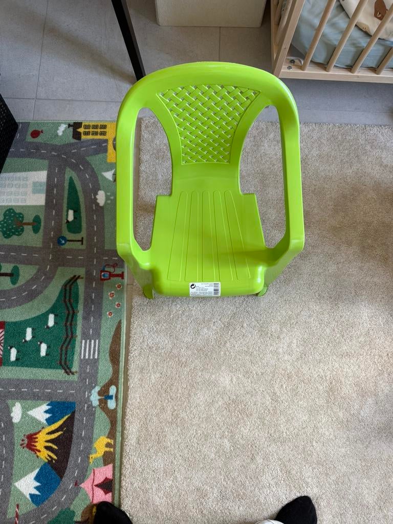 Groene kinderstoel, stevig en lichtgewicht, Jardin & Terrasse, Brouettes, Comme neuf, Enlèvement