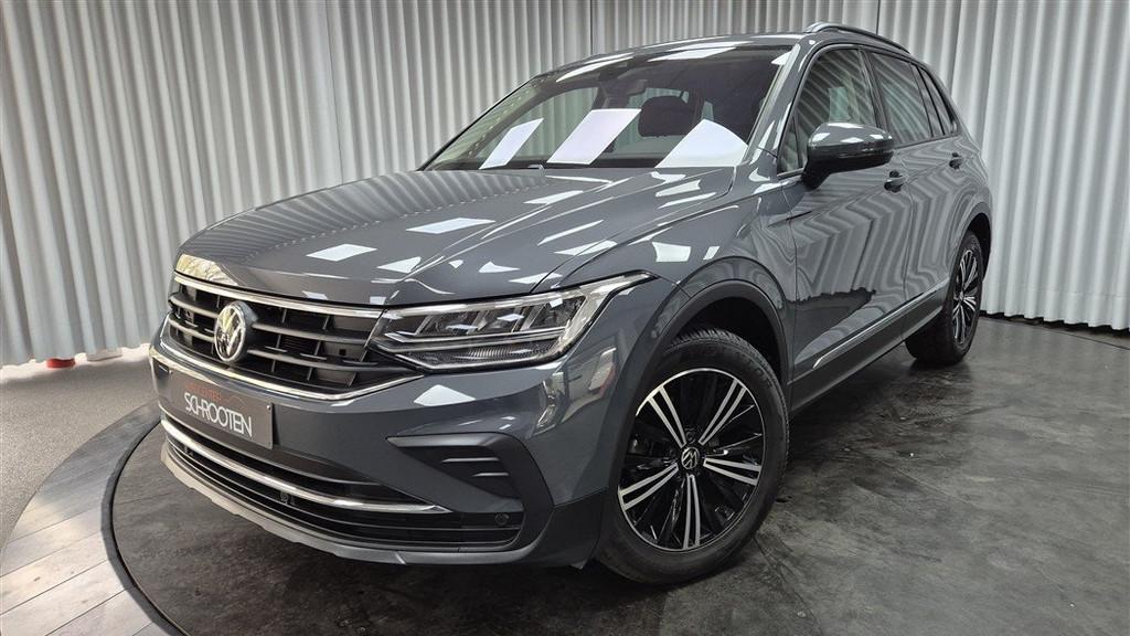 Volkswagen Tiguan (bj 2021, automaat), 4 deurs, Stof, 4 cilinders, Bedrijf