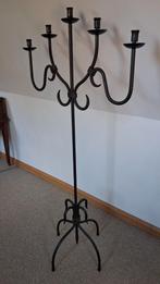 Smeedijzeren kandelaar, Ophalen