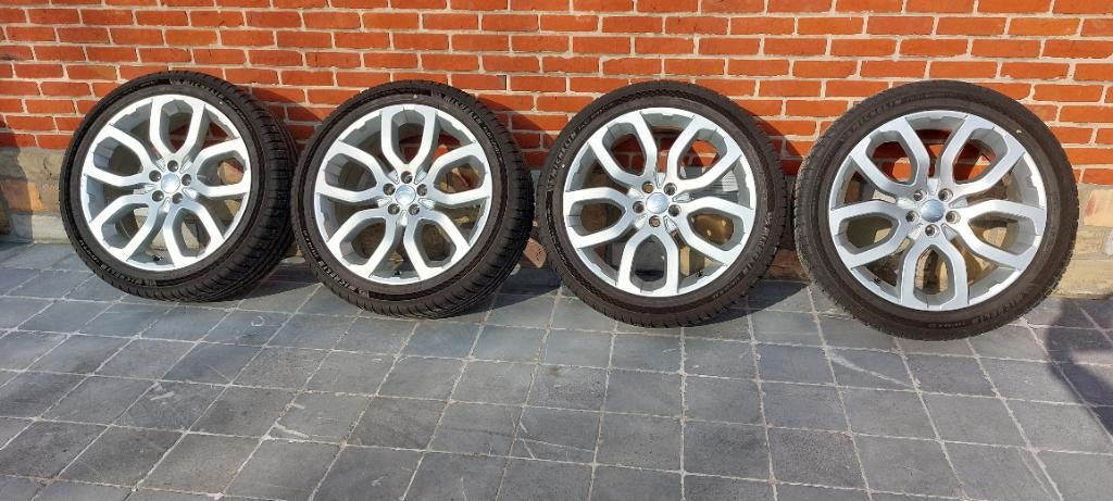 Jantes Range Rover Evoque avec pneus d'été, Autos : Pièces & Accessoires, Pneus & Jantes, Pneus et Jantes, 245 mm, Pneus été, Enlèvement