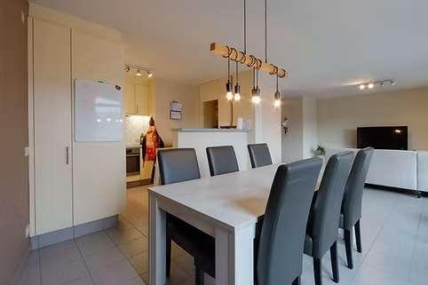 Table de cuisine en bois avec 6 chaises, Maison & Meubles, Tables | Tables à manger, Utilisé, 50 à 100 cm, 150 à 200 cm, Cinq personnes ou plus