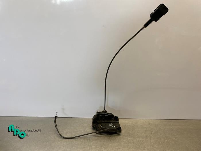 Serrure portière mécanique 4portes avant droite d'un Renau, Renault, -, 3 mois de garantie, Utilisé