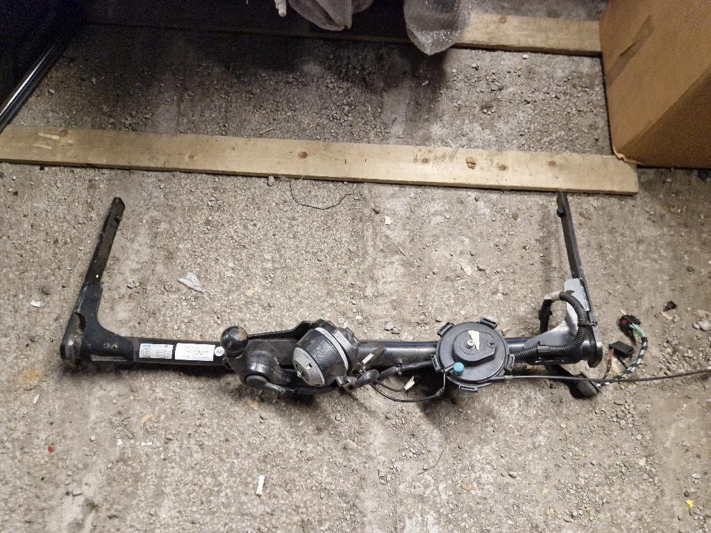 Attache remorque robotisée Vw Golf, Autos : Pièces & Accessoires, Enlèvement, Neuf