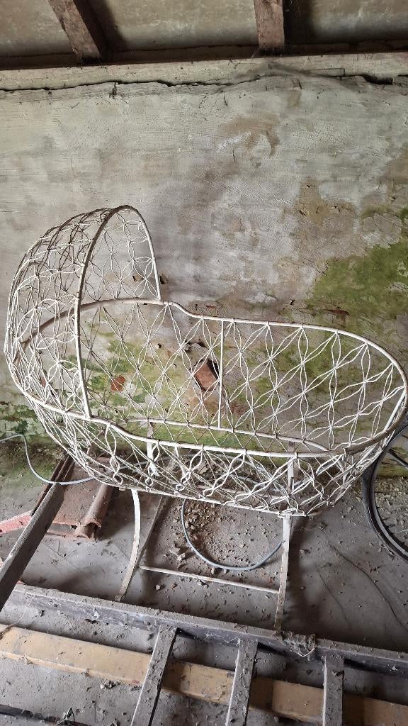 Antieke wieg, Ophalen