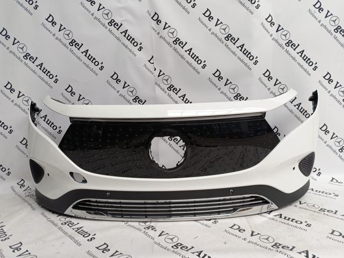 Voorbumper van een Mercedes EQB (149?), Auto-onderdelen, Carrosserie, Bumper, Mercedes-Benz, Gebruikt, 3 maanden garantie, Ophalen of Verzenden