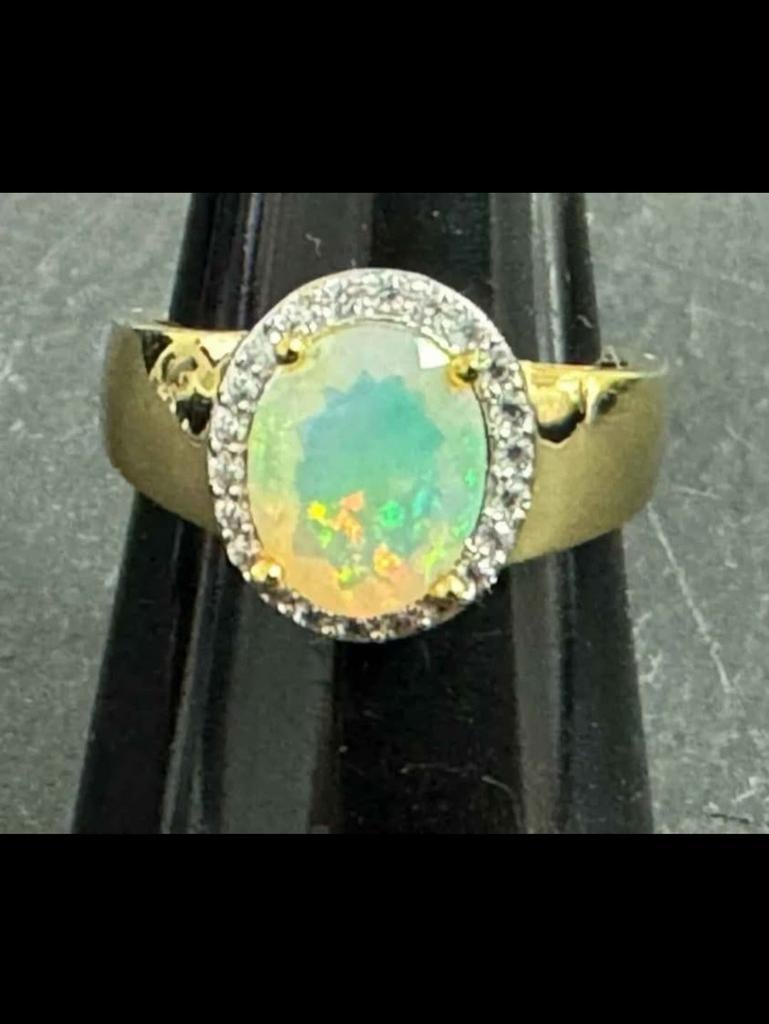 Zeer mooie vergulde sterling zilveren ring met opaal, Handtassen en Accessoires, Ringen, Ophalen, Geel, Nieuw, Met edelsteen