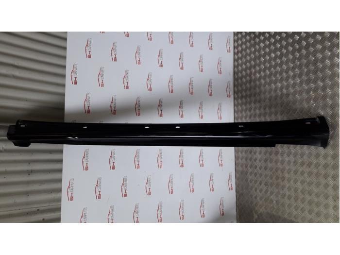 Zijskirt rechts van een Mercedes B-Klasse (191), Auto-onderdelen, Carrosserie, Mercedes-Benz, Gebruikt, 3 maanden garantie, Ophalen of Verzenden