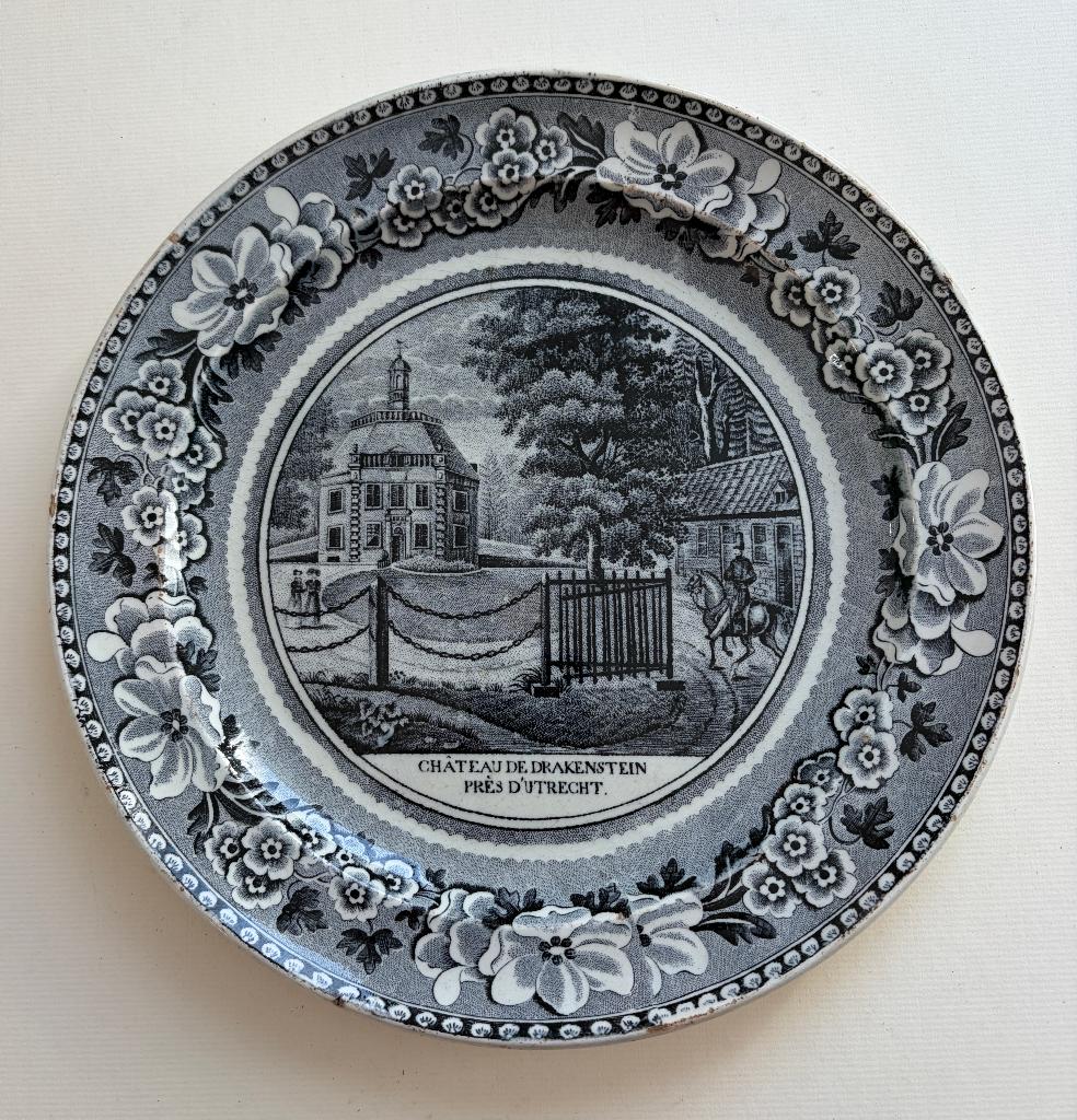 Château de DRAKENSTEIN assiette P. J. BOCH 1823 faïence, Antiquités & Art, Envoi