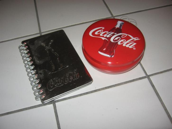 Nieuwe Coca-Cola doos die niet open gaat + agenda in meta, Verzamelen, Blikken, Nieuw, Overige, Overige merken, Ophalen of Verzenden