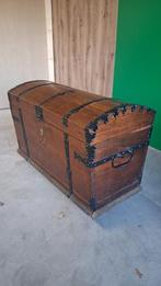 Houten Kist, Zeemanskist. Zeer stevig en zwaar. Afsluitbaar., Antiek en Kunst, Ophalen