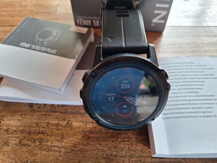 Sport uurwerk, Handtassen en Accessoires, Sporthorloges, Zo goed als nieuw, Zwart, Afstand, Calorieverbanding, Conditie, GPS, Hartslag