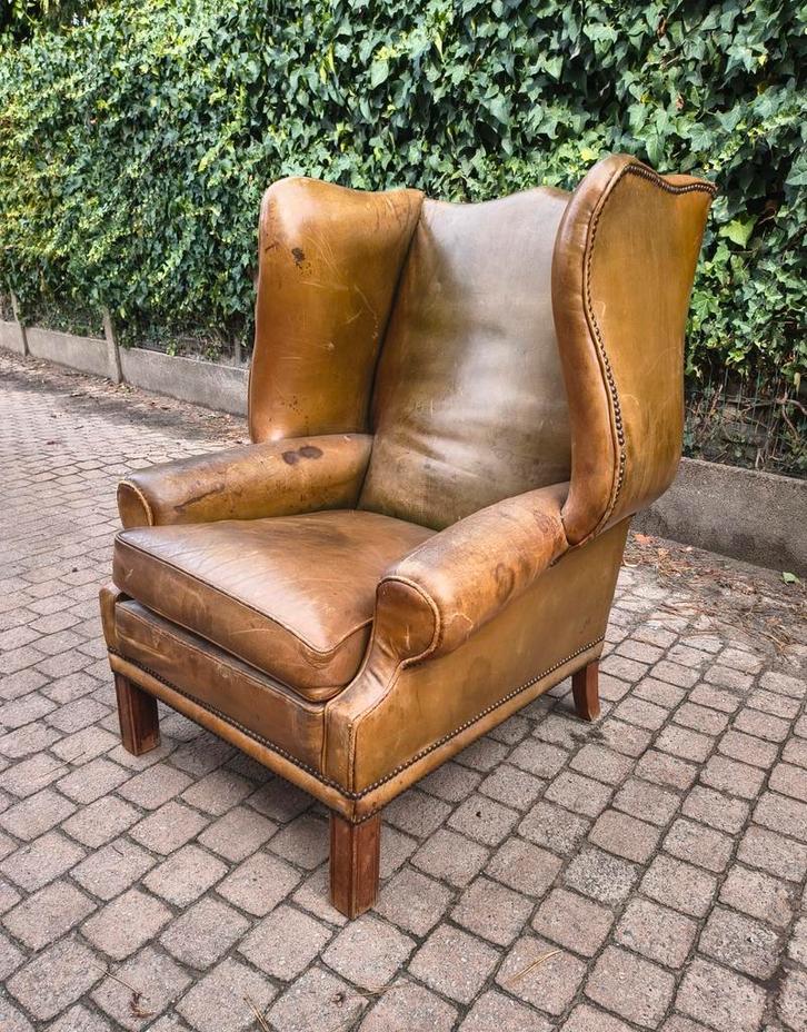 Antieke Vintage Lederen Oorfauteil Met Prachtige Patina, Huis en Inrichting, Fauteuils, Gebruikt, Ophalen