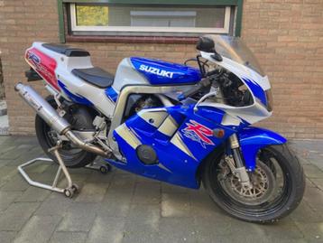ORIGINELE SUZUKI GSXR 400 R !! COLLECTORS ITEM !! beschikbaar voor biedingen