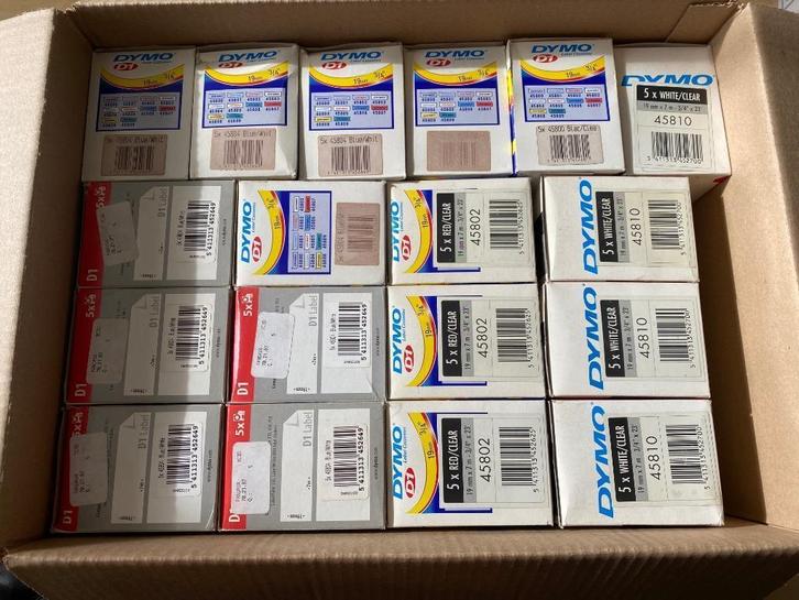 Groot lot Dymo D1 tape, 90 stuks, Zakelijke goederen, Stock en Retail | Partijen goederen, Computers en Telecom, Ophalen of Verzenden